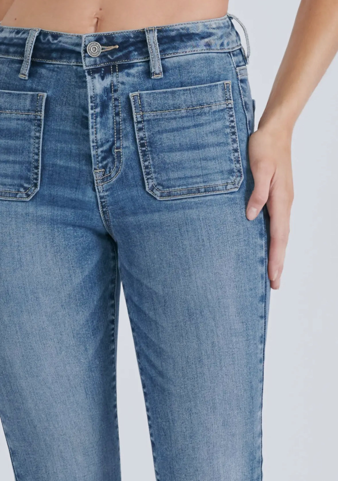 Front Pocket Cropped Jean